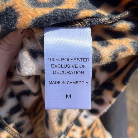 Betsey Johnson Fleece Leopard Print Top Sweater Size M Boho Glam Girly - Picture 6 of 11